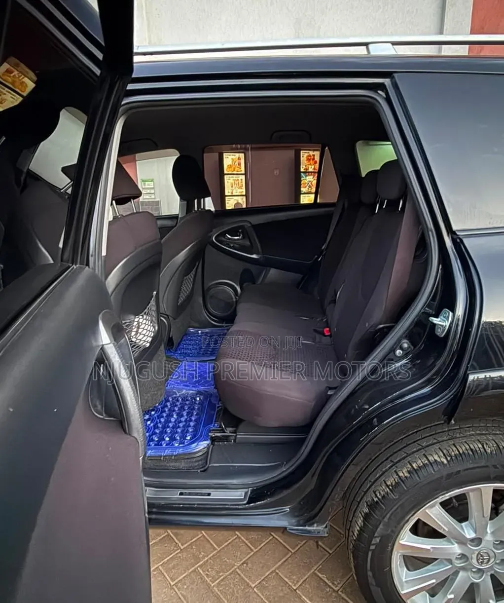 Toyota Vanguard 2013 Black