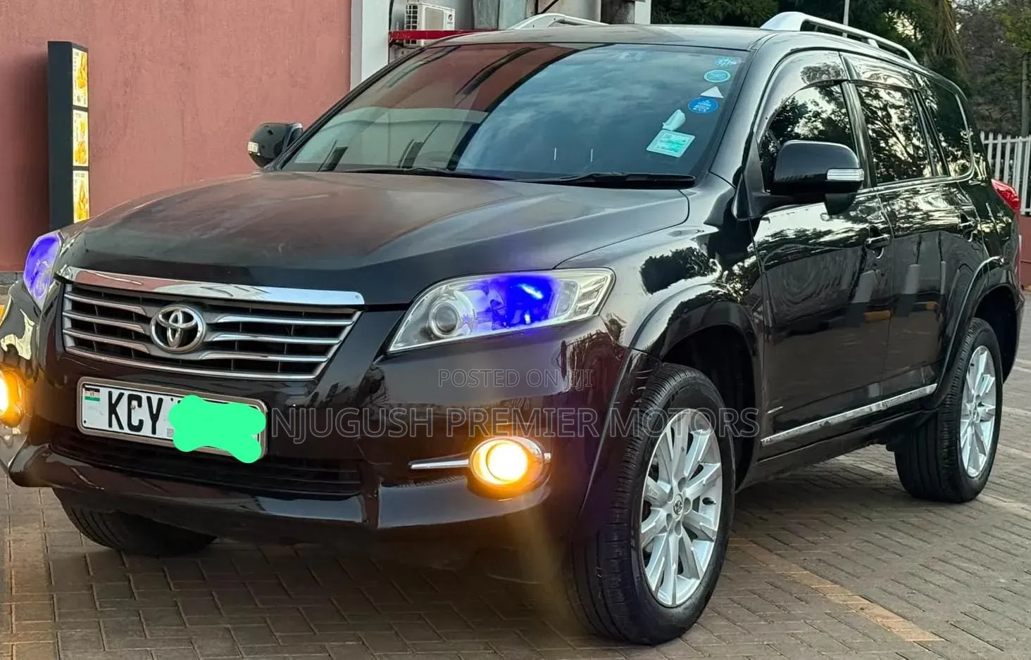 Toyota Vanguard 2013 Black