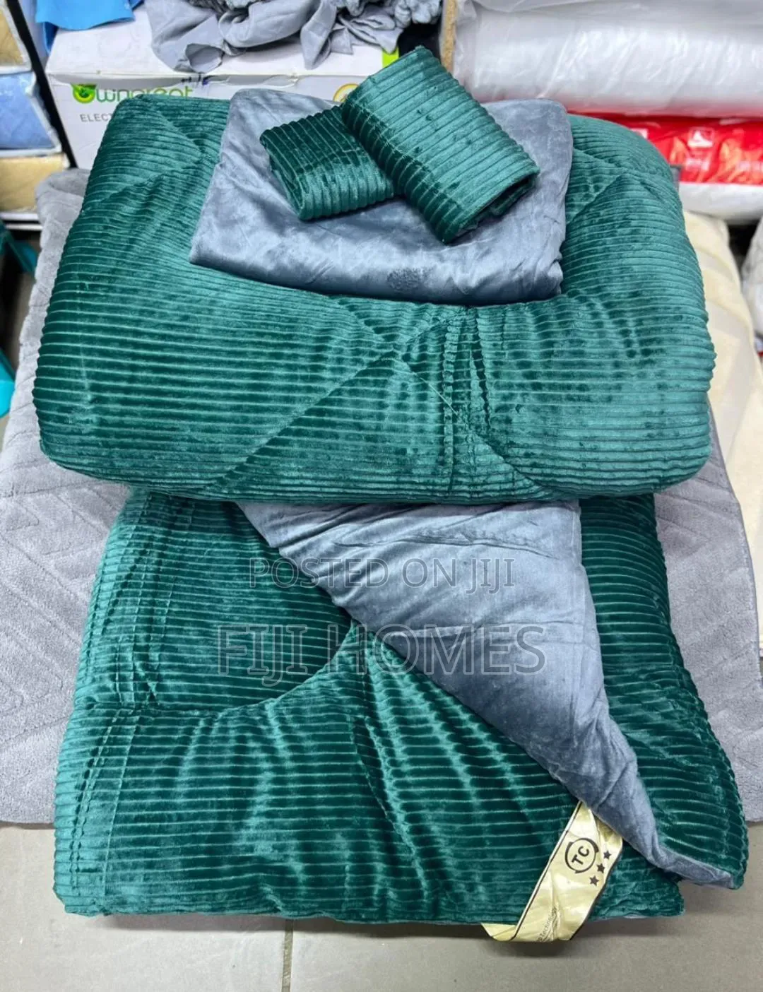 4pc High Quality Warm Velvet Duvet Set | TC Brand | 6x6/6x7