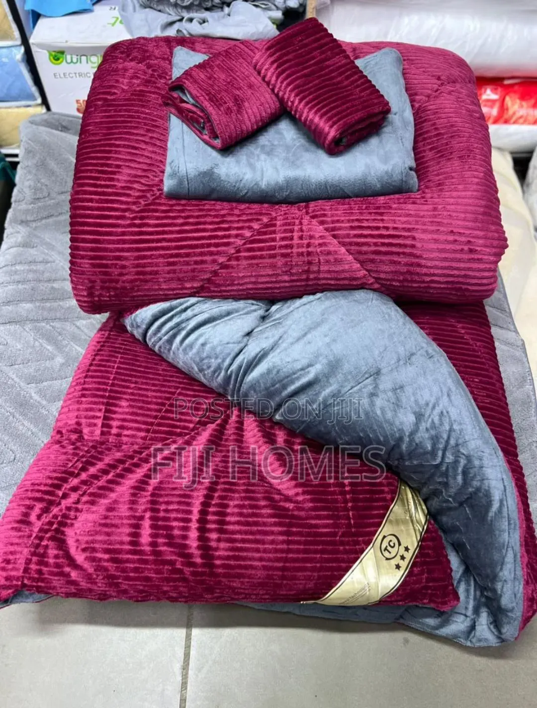 4pc High Quality Warm Velvet Duvet Set | TC Brand | 6x6/6x7