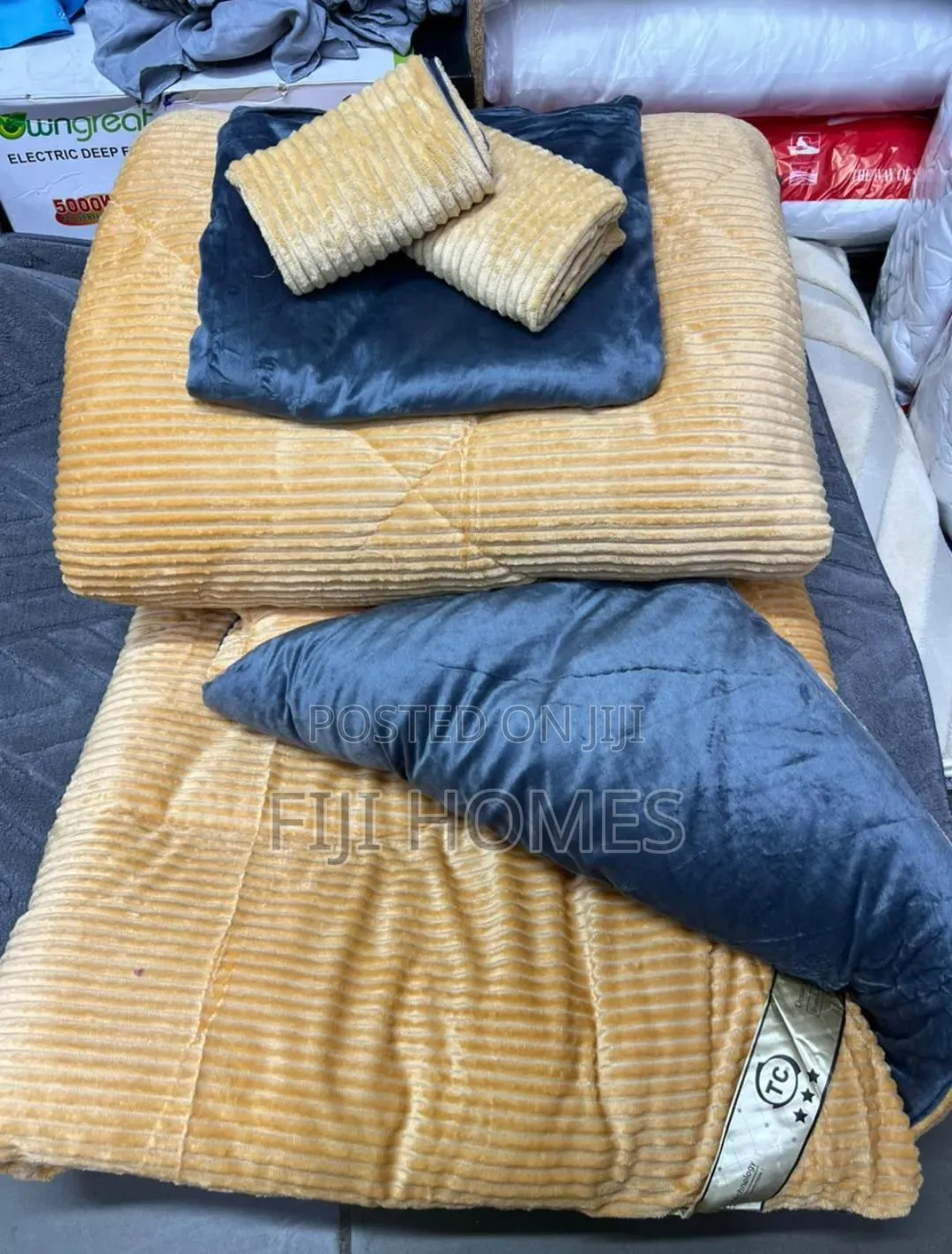 4pc High Quality Warm Velvet Duvet Set | TC Brand | 6x6/6x7