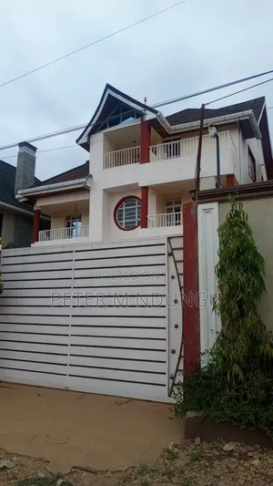 5bdrm Maisonette in Membley Estate for sale