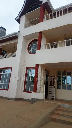 5bdrm Maisonette in Membley Estate for sale