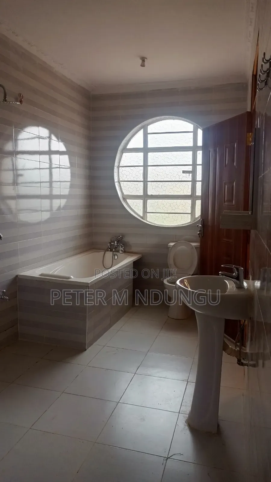 5bdrm Maisonette in Membley Estate for sale