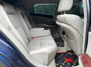 Toyota Crown 2012 Blue