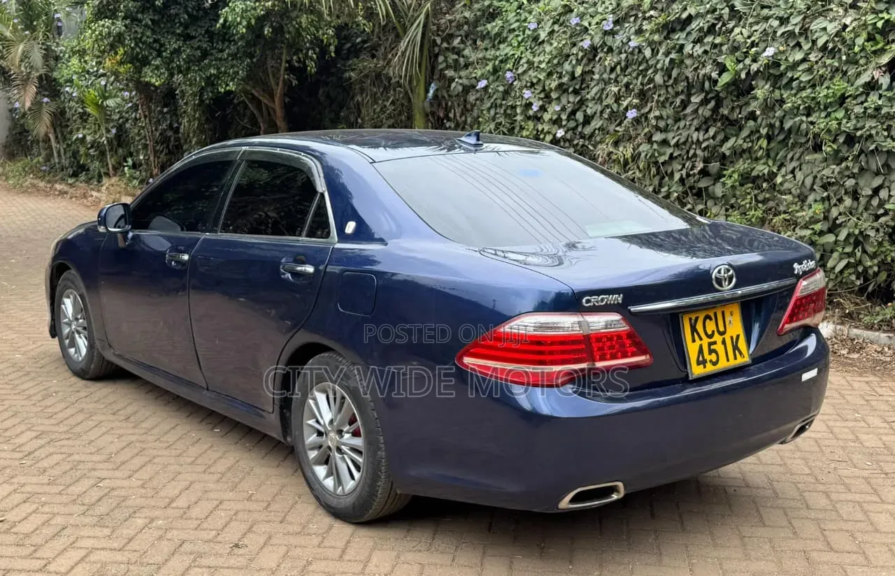 Toyota Crown 2012 Blue