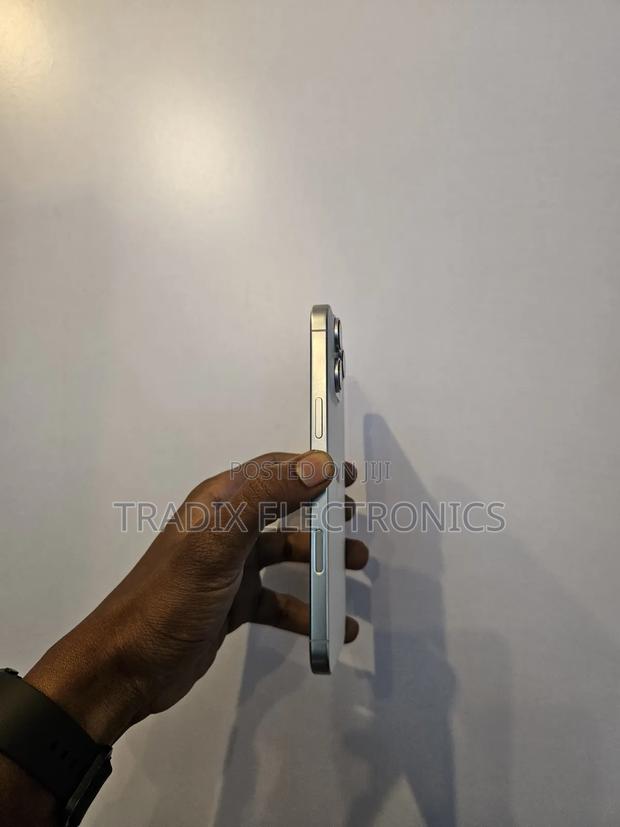 Apple iPhone 16 Pro Max 256 GB White - thumbnail 2