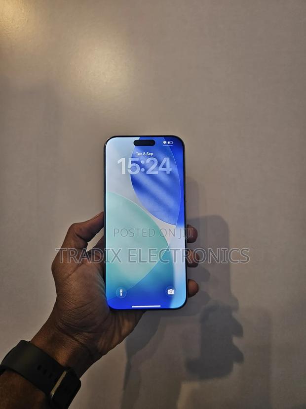 Apple iPhone 16 Pro Max 256 GB White - thumbnail 3