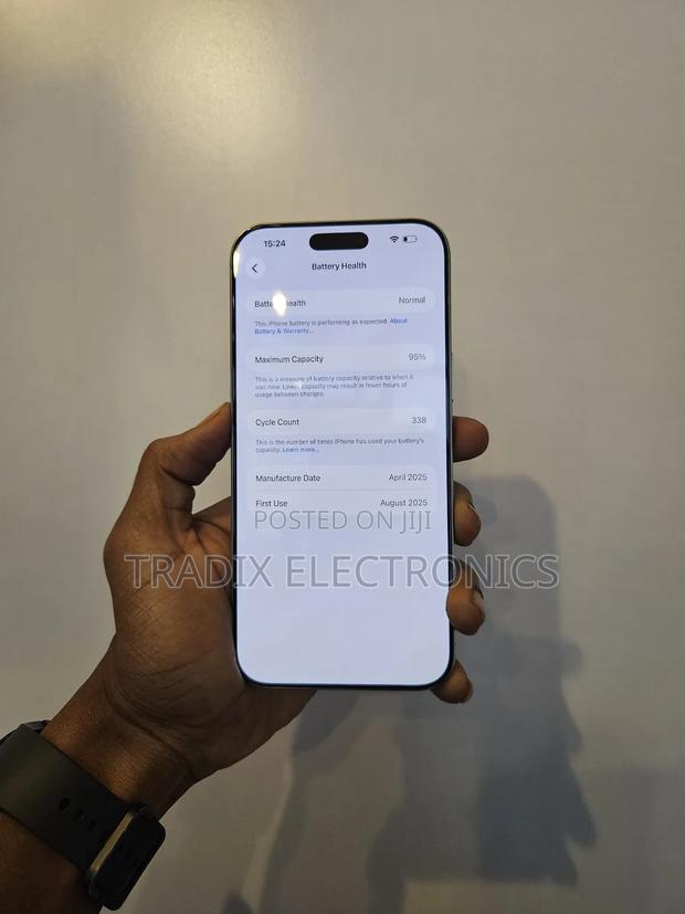 Apple iPhone 16 Pro Max 256 GB White - thumbnail 4