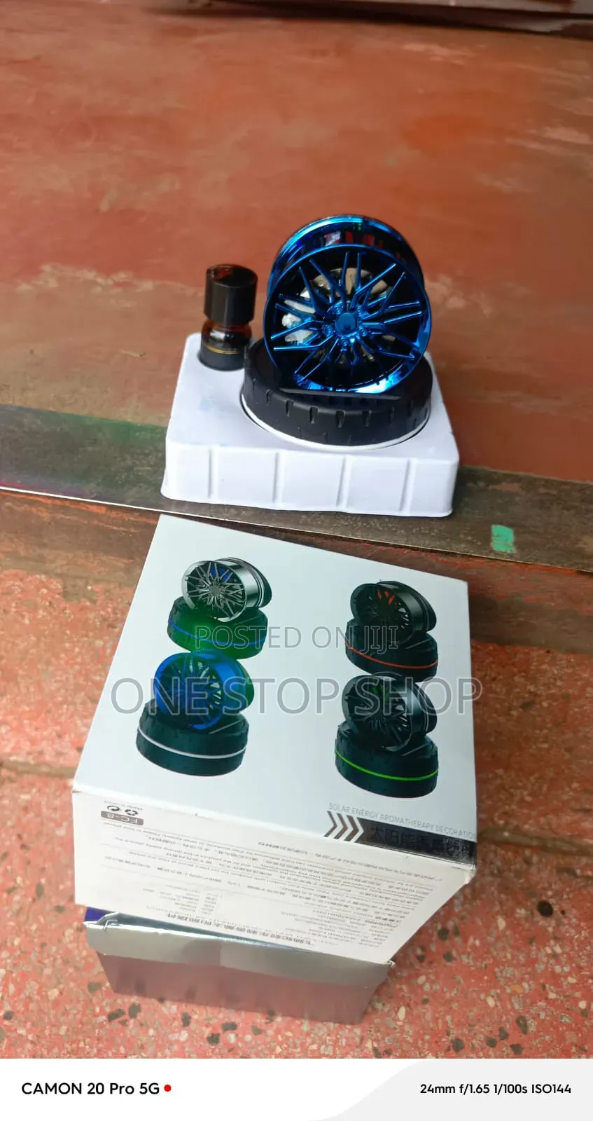 Alloy Wheel Hub Solar Powered Rotating Car Dashboard Air Freshener