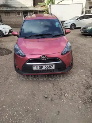 Toyota Sienta 2017 Maroon