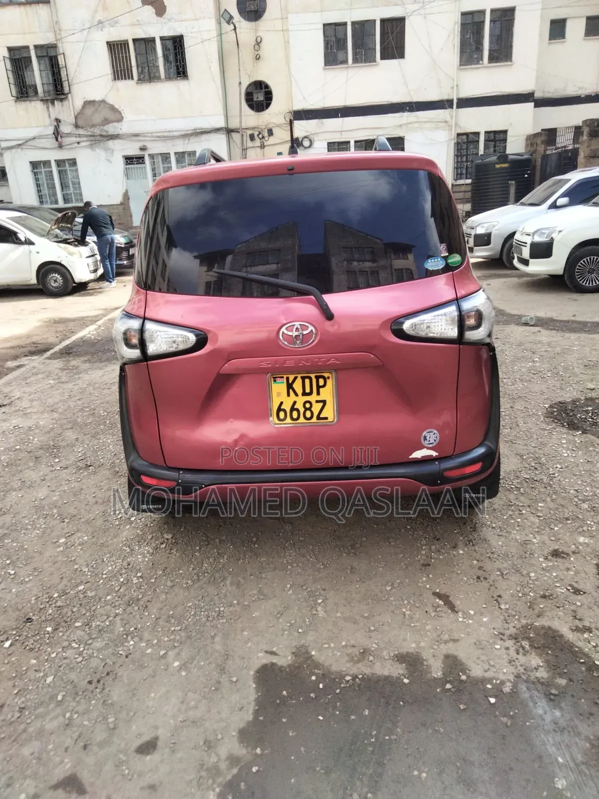 Toyota Sienta 2017 Maroon
