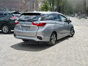 Honda Fit Shuttle 1.5 Hybrid 2WD 2019 Silver
