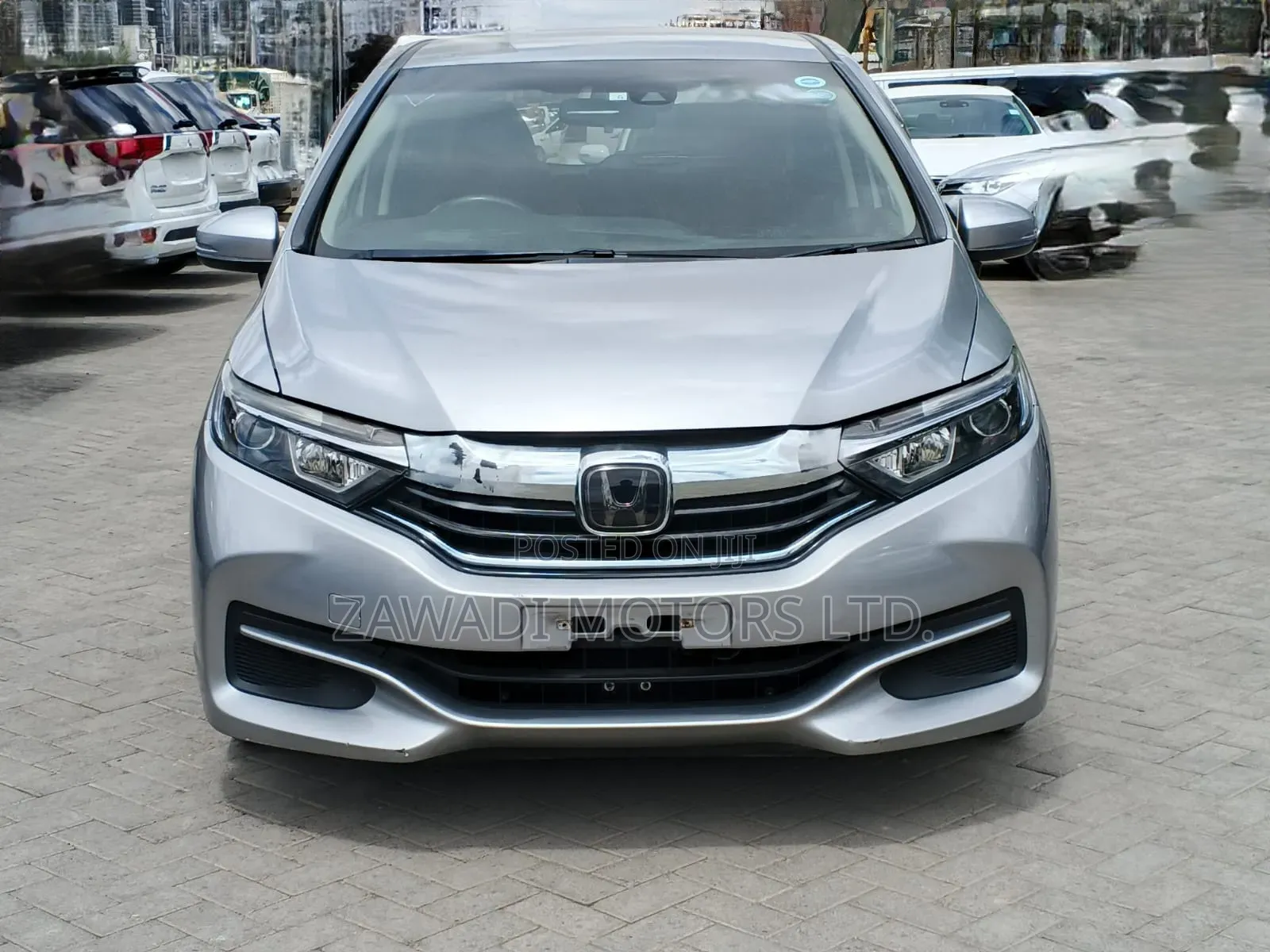 Honda Fit Shuttle 1.5 Hybrid 2WD 2019 Silver