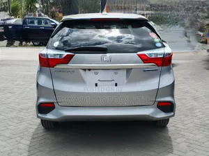 Honda Fit Shuttle 1.5 Hybrid 2WD 2019 Silver