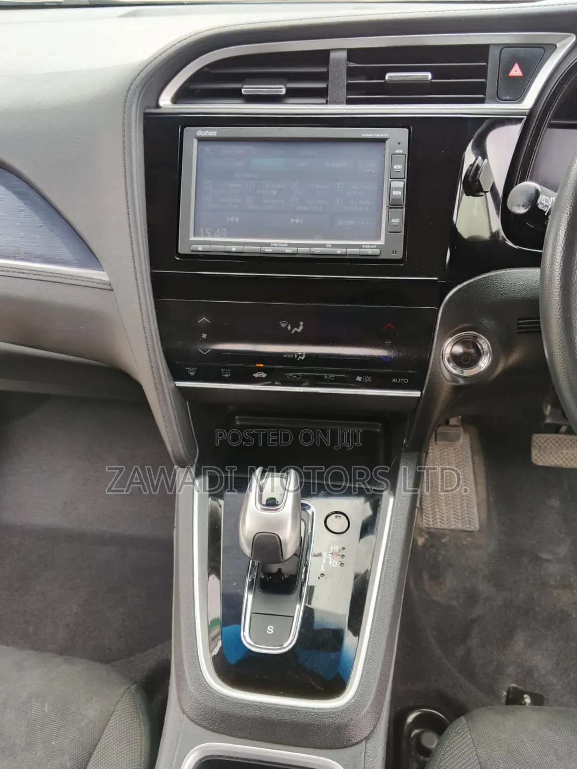 Honda Fit Shuttle 1.5 Hybrid 2WD 2019 Silver