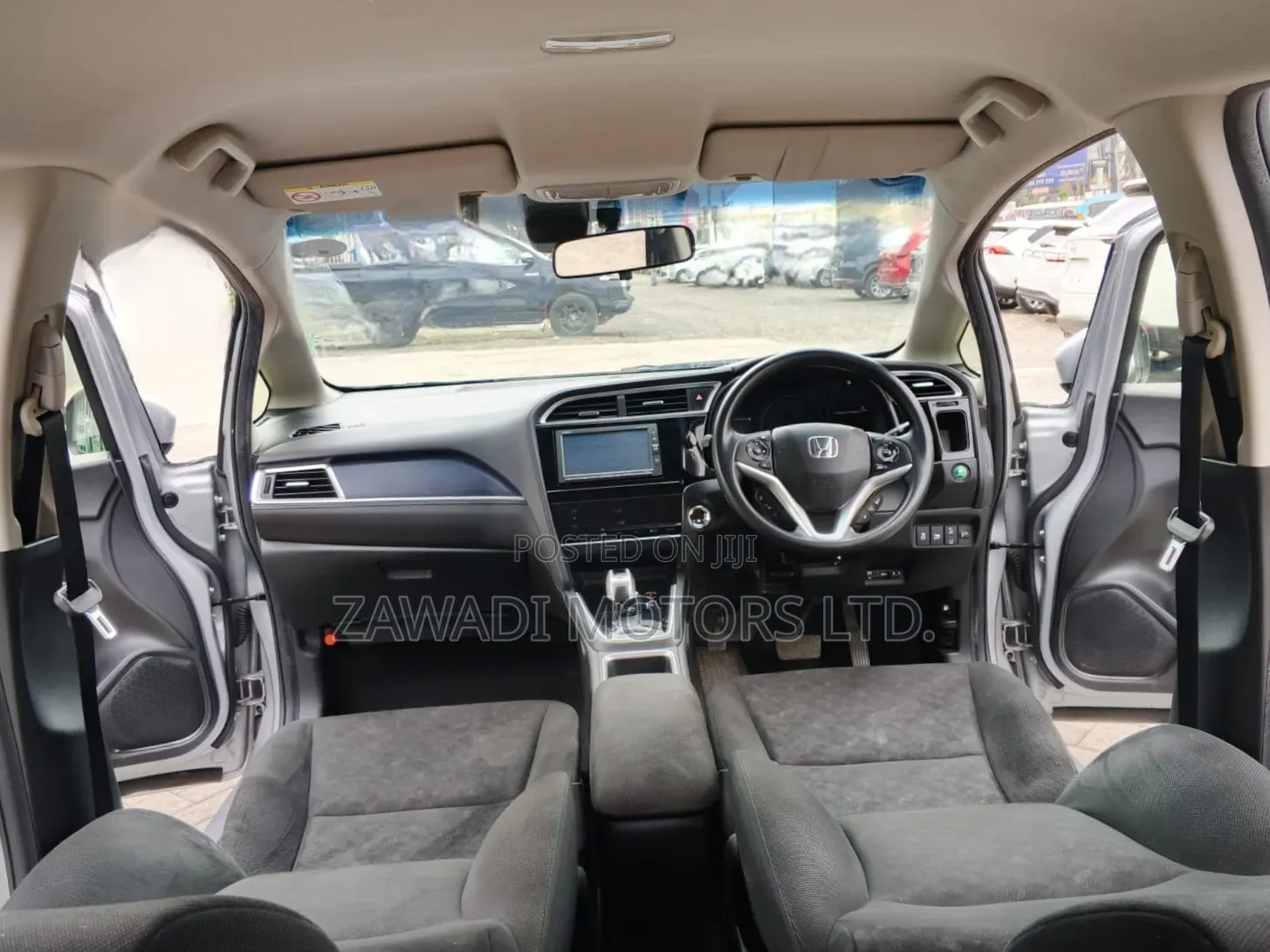 Honda Fit Shuttle 1.5 Hybrid 2WD 2019 Silver