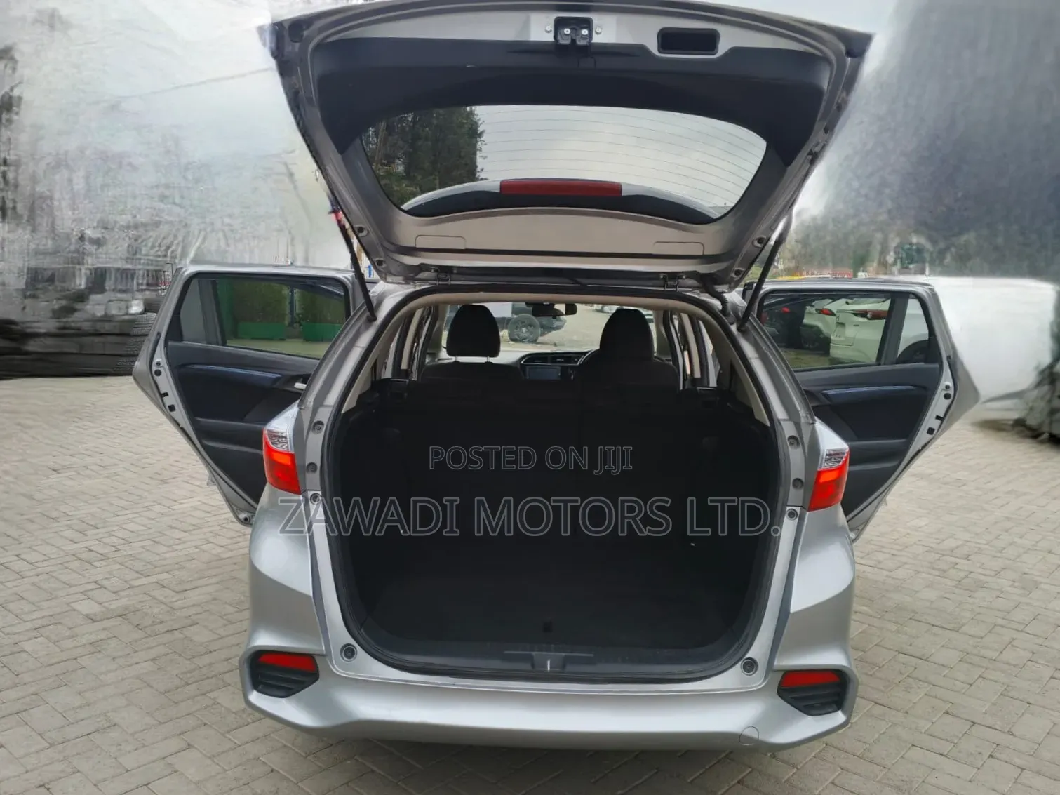 Honda Fit Shuttle 1.5 Hybrid 2WD 2019 Silver