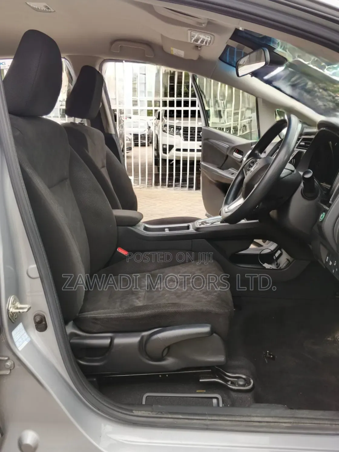 Honda Fit Shuttle 1.5 Hybrid 2WD 2019 Silver