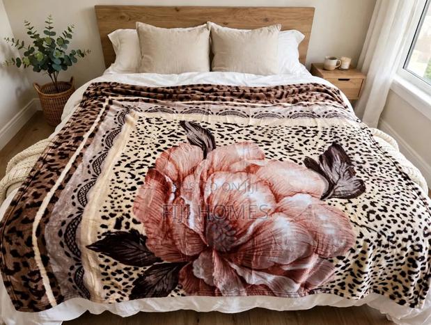 Heavy Warm Cozy Blanket | 6x6 | 6kg - thumbnail 3