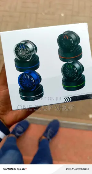 Automatic Spins Solar Powered Wheel Rim Hub Car Fragrance