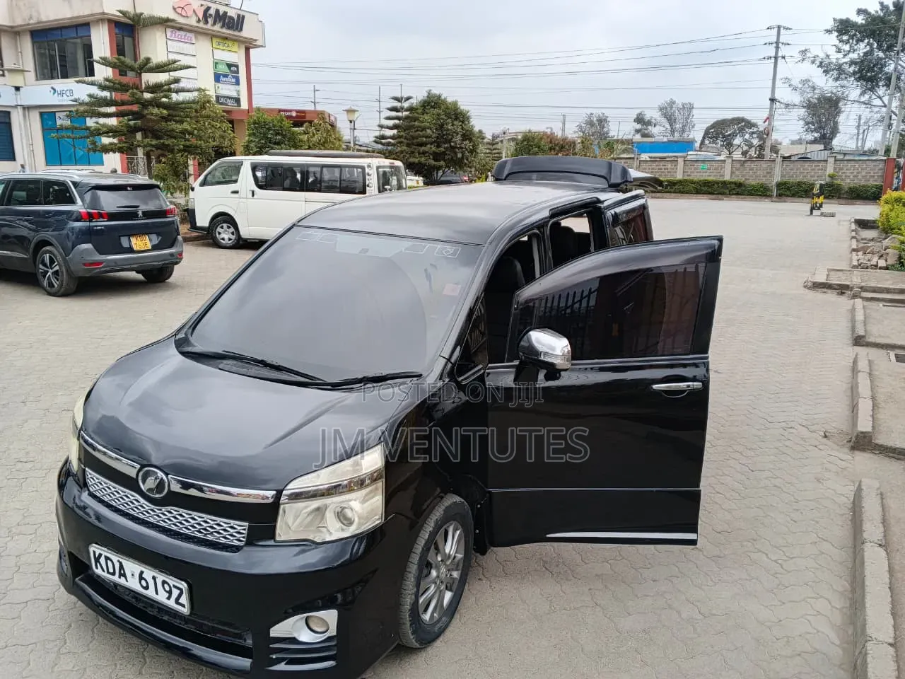 Toyota Voxy 2013 Black