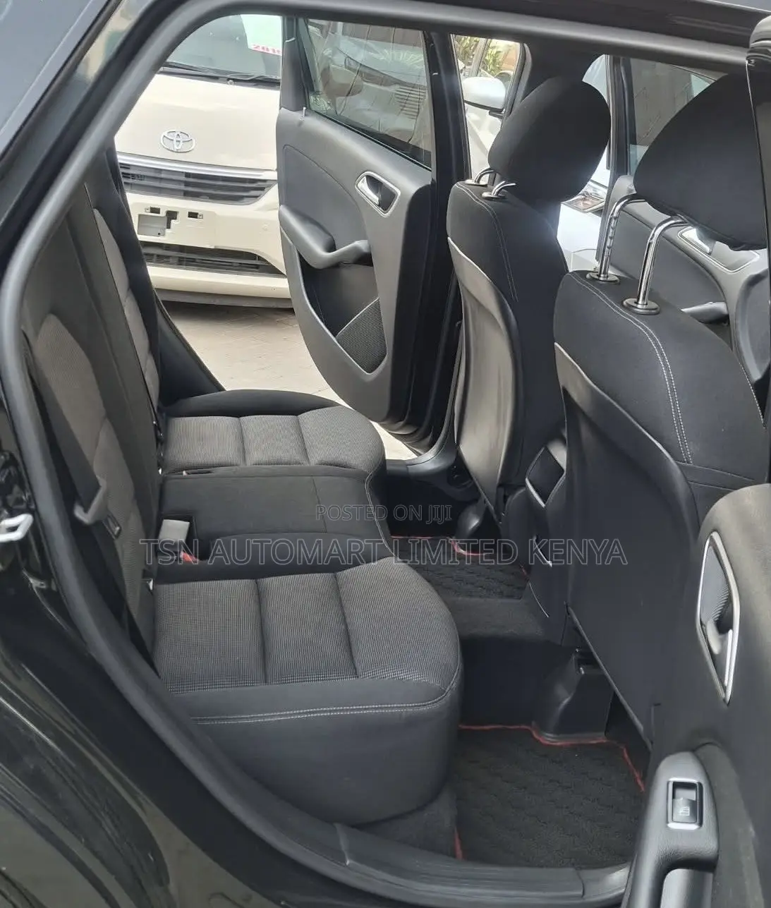 Mercedes-Benz B-Class B180 Petrol 2014 Black