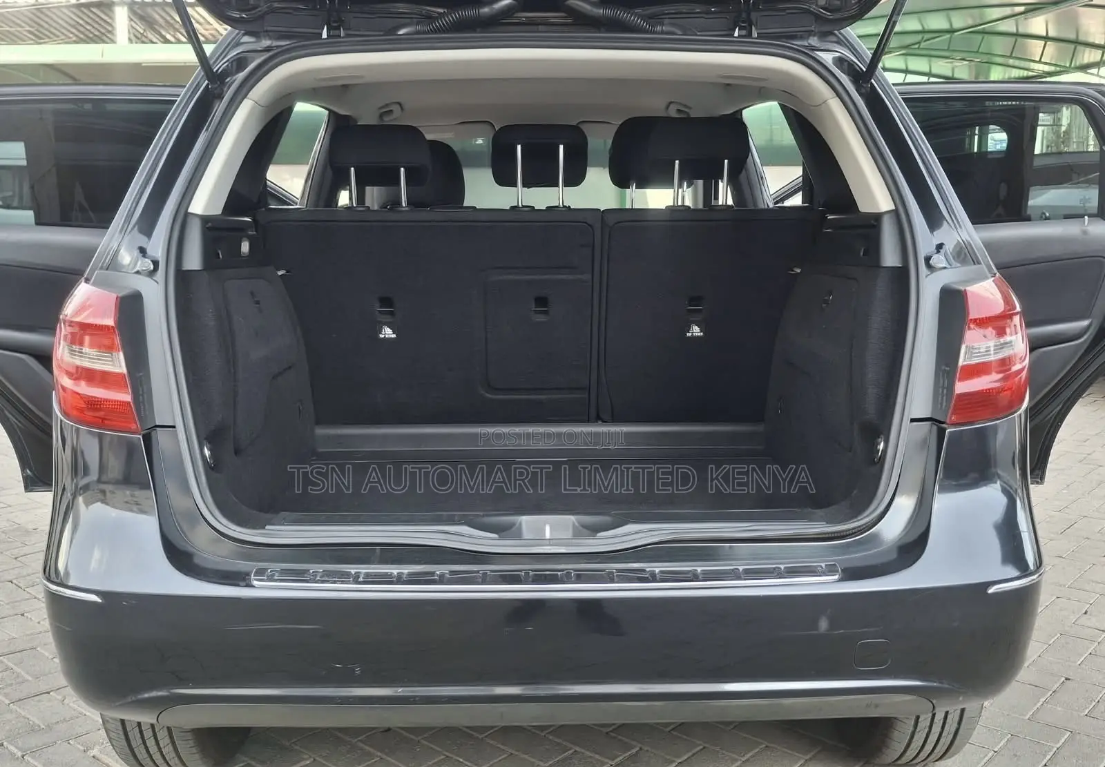 Mercedes-Benz B-Class B180 Petrol 2014 Black