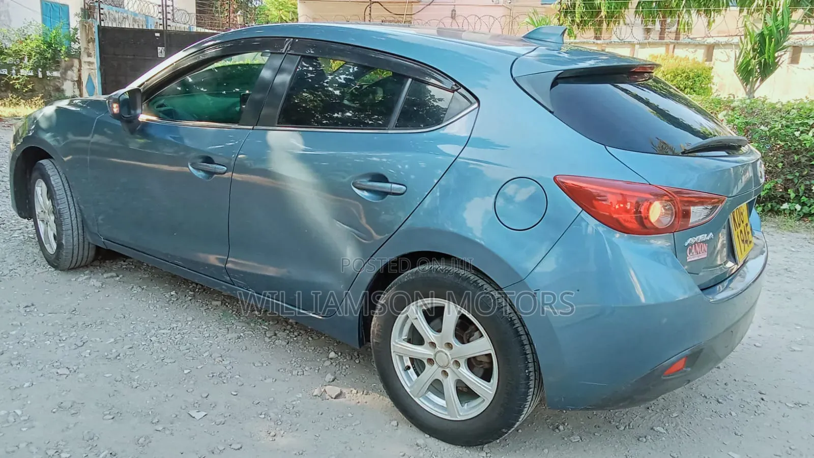 Mazda Axela SV Premium 2014 Blue