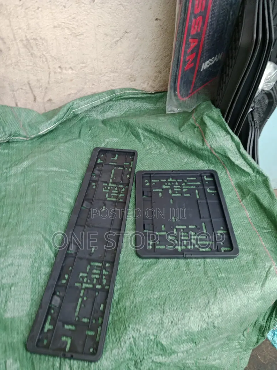 Plastic Number Plates Brackets Grid Pattern With Multiple Drilled Hole