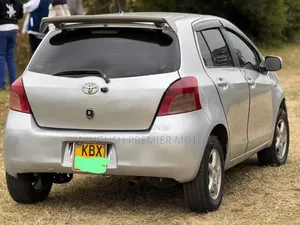Toyota Vitz 2006 Silver