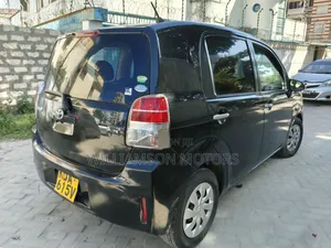 Toyota Spade 2013 Black
