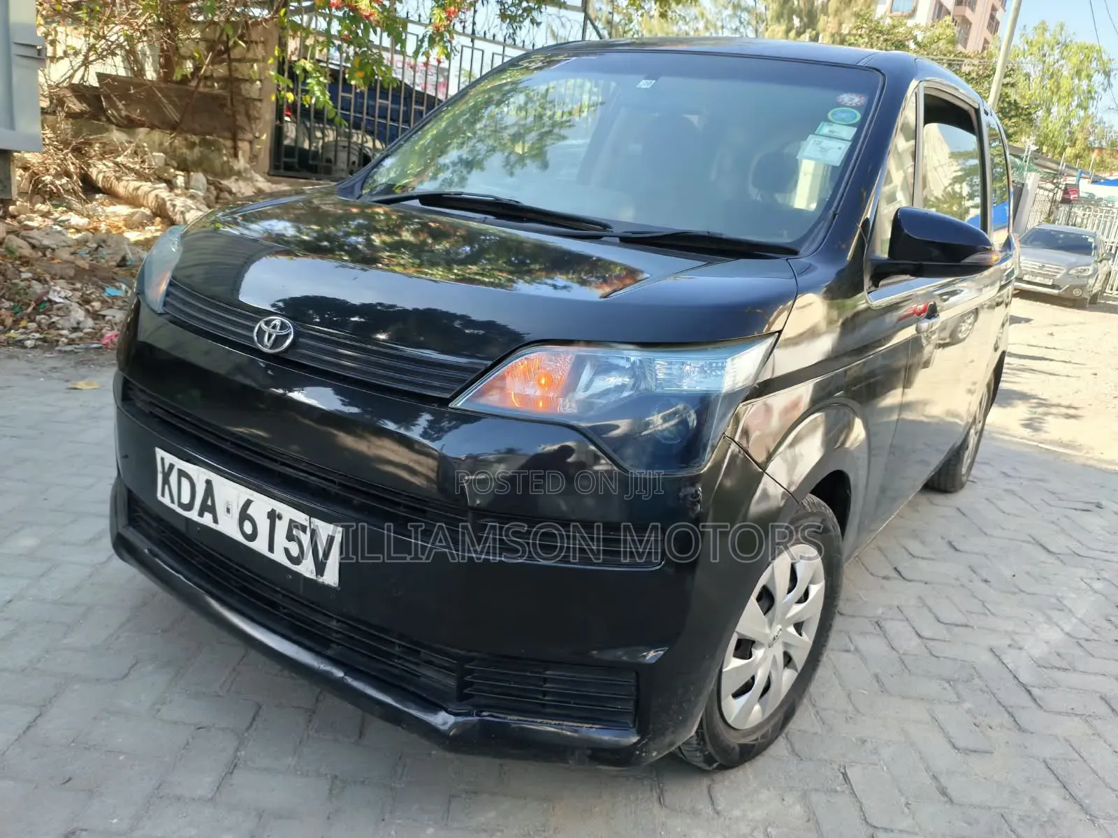 Toyota Spade 2013 Black