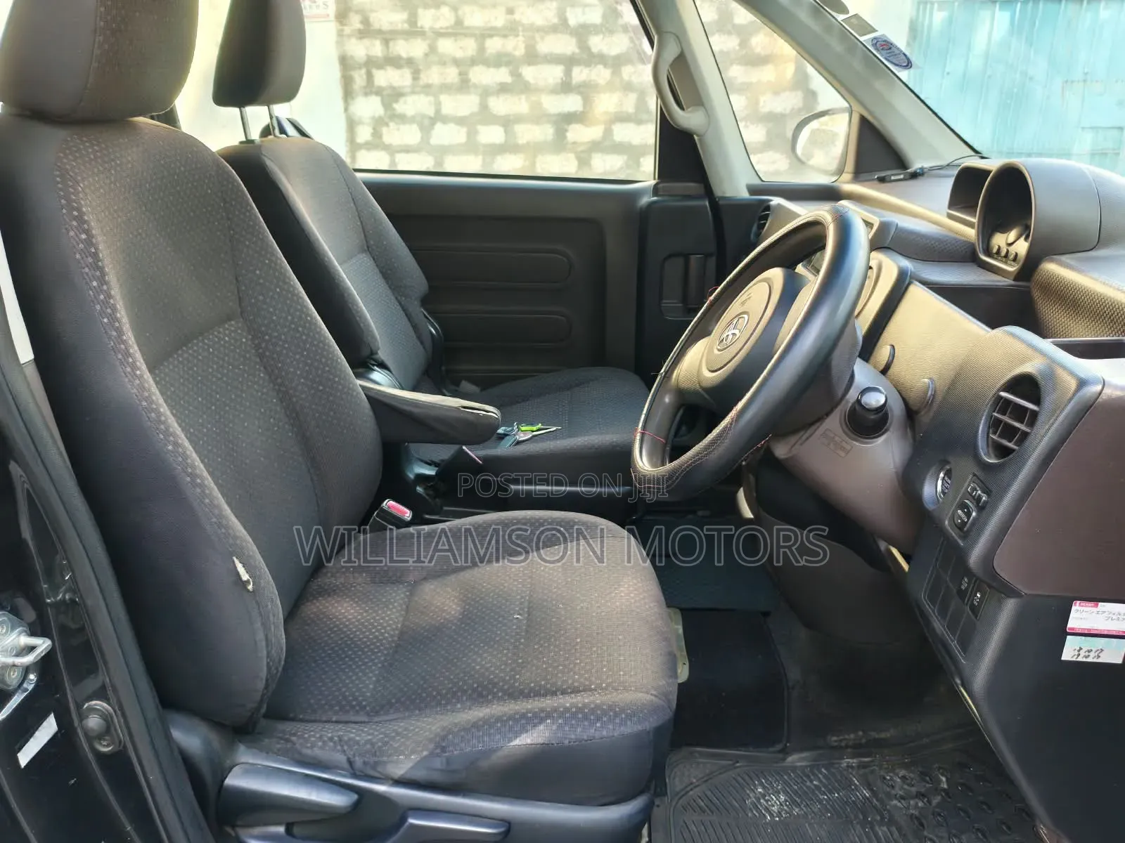Toyota Spade 2013 Black
