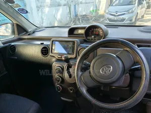 Toyota Spade 2013 Black