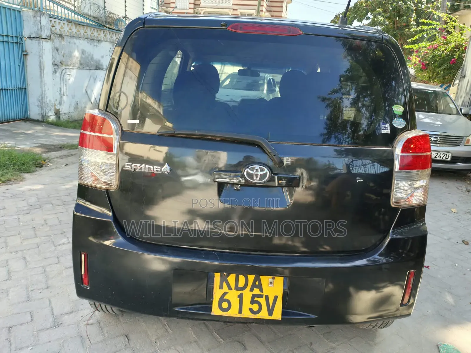 Toyota Spade 2013 Black