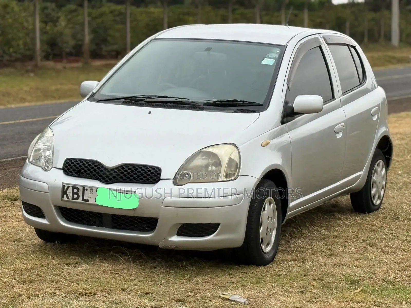 Toyota Vitz 2003 Silver