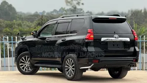 Toyota Land Cruiser Prado 2.8 2019 Black