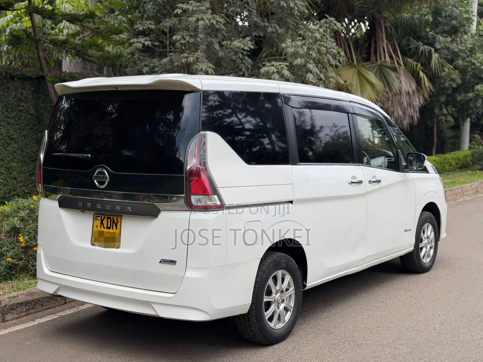 Nissan Serena 2017 White
