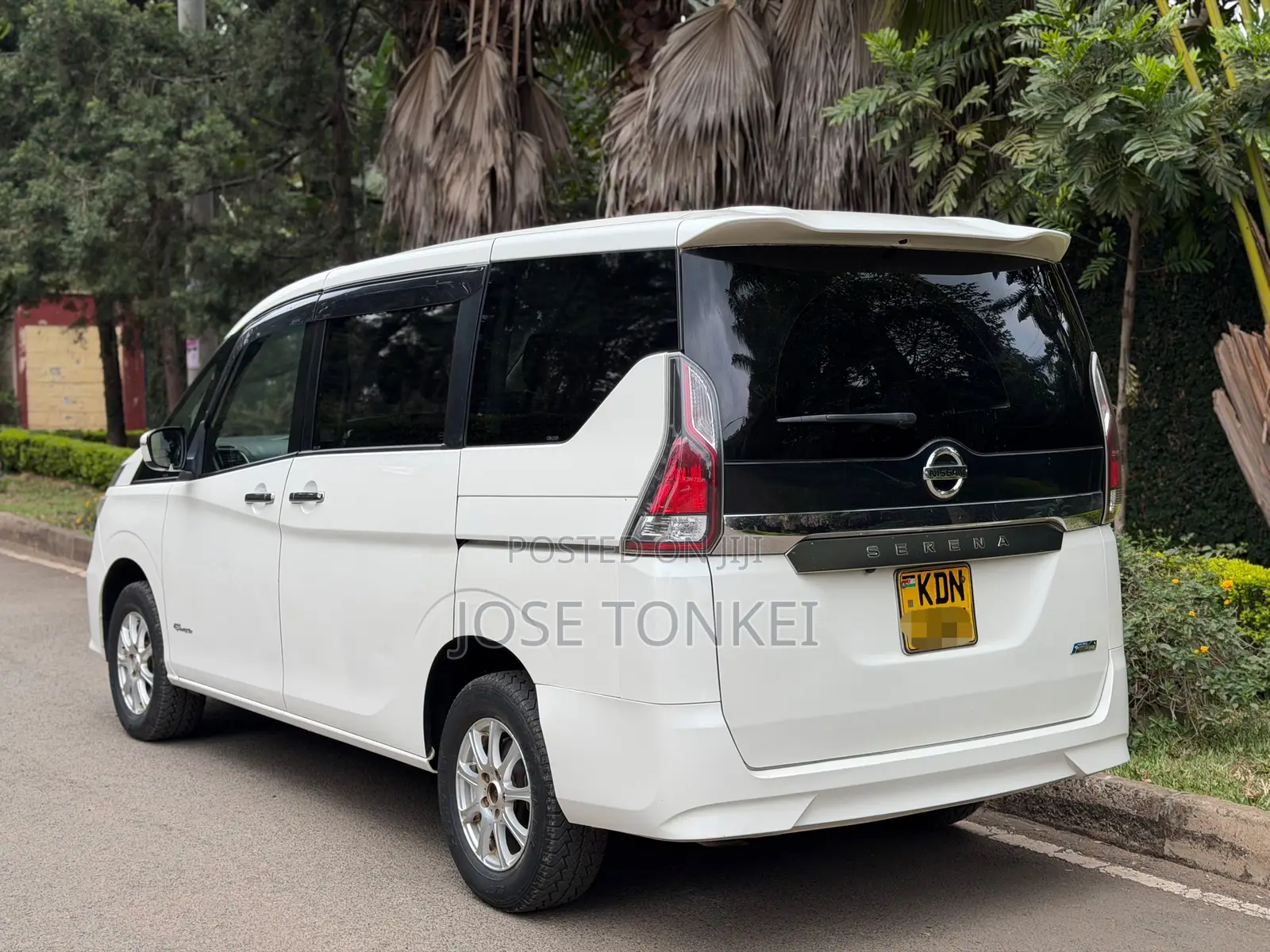 Nissan Serena 2017 White
