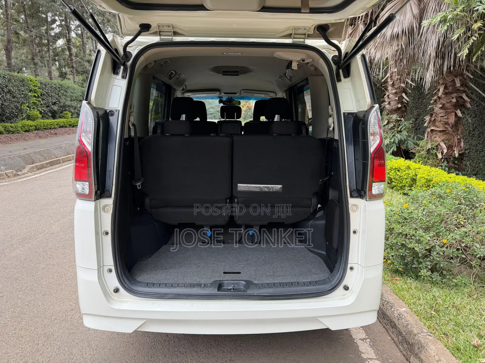 Nissan Serena 2017 White