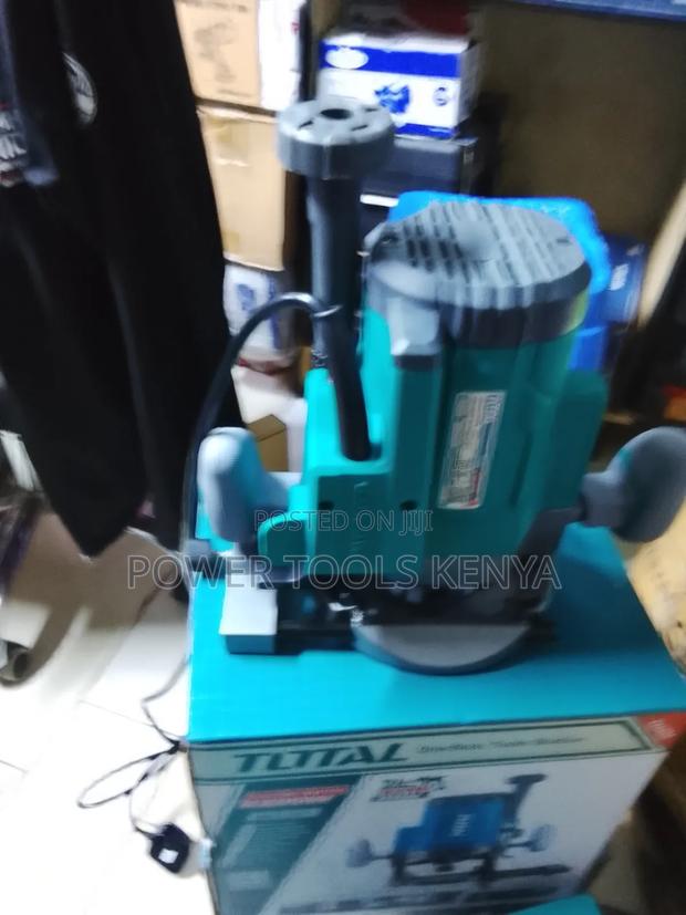 TOTAL 2200W Electric Router ,