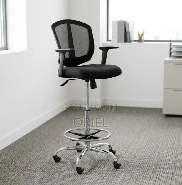 Office Chair: Adjustable Counter Ergonomic Chair - main view