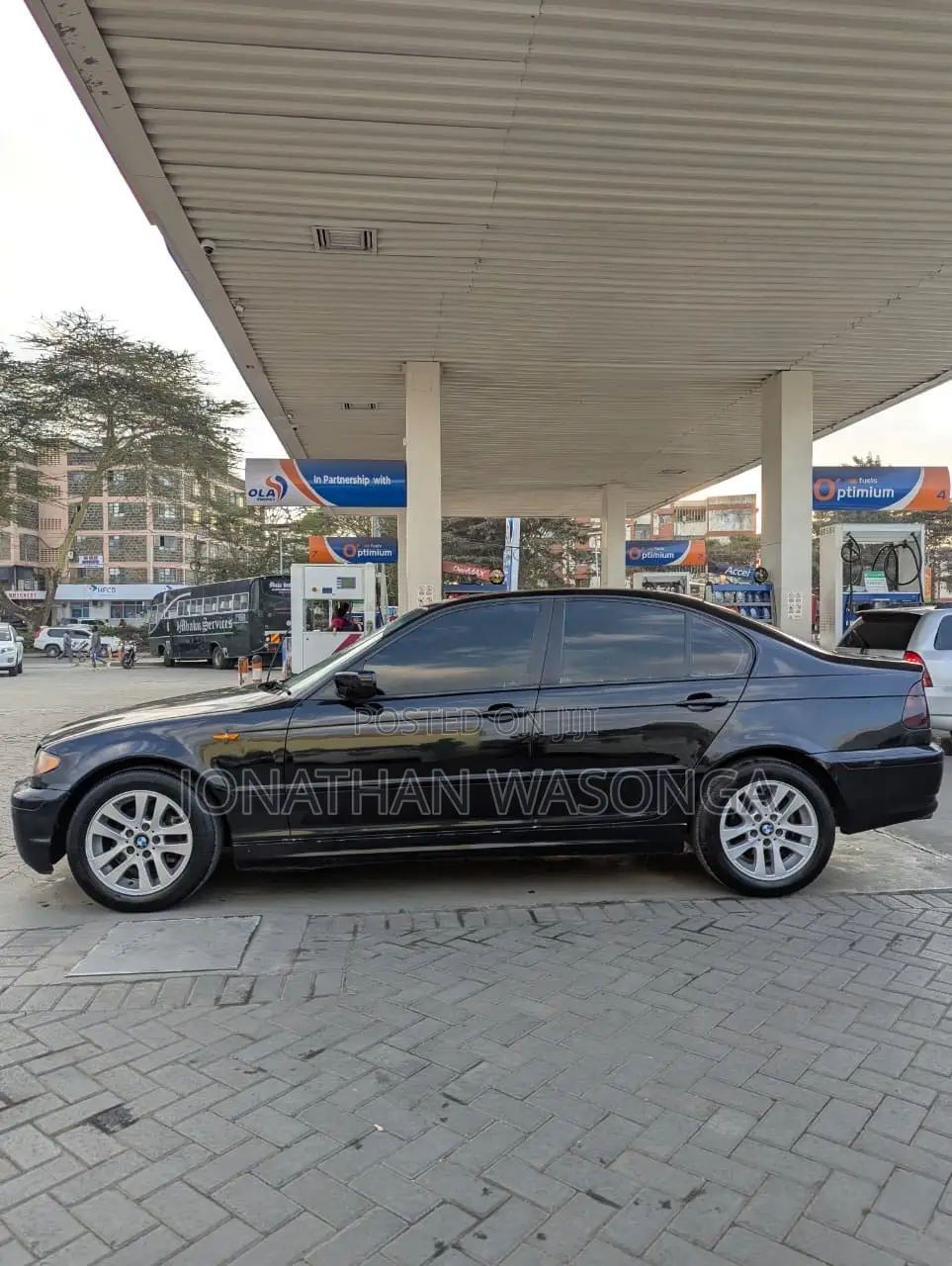 BMW 318i 2004 Black