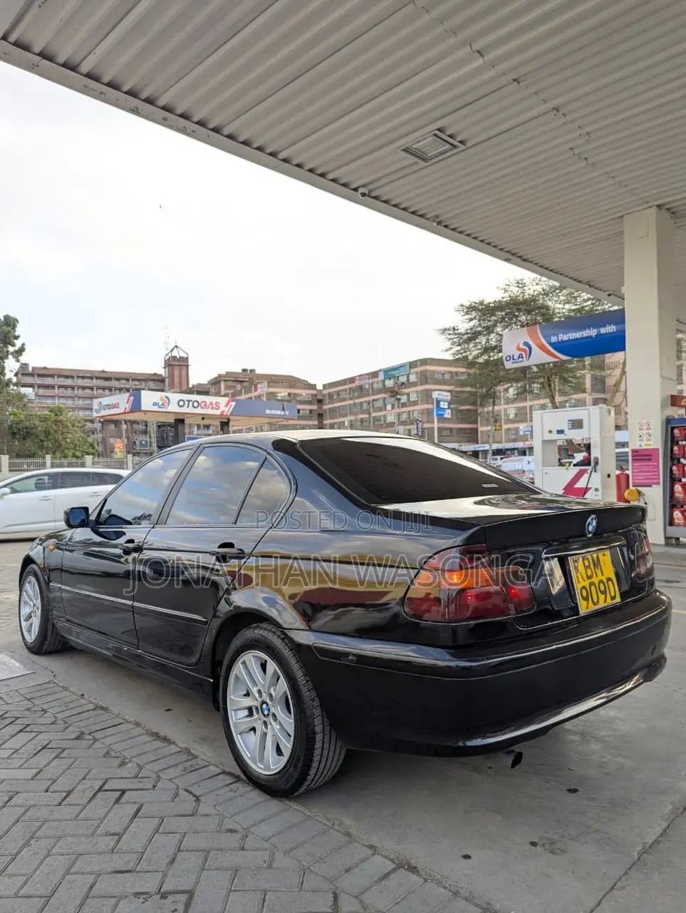 BMW 318i 2004 Black