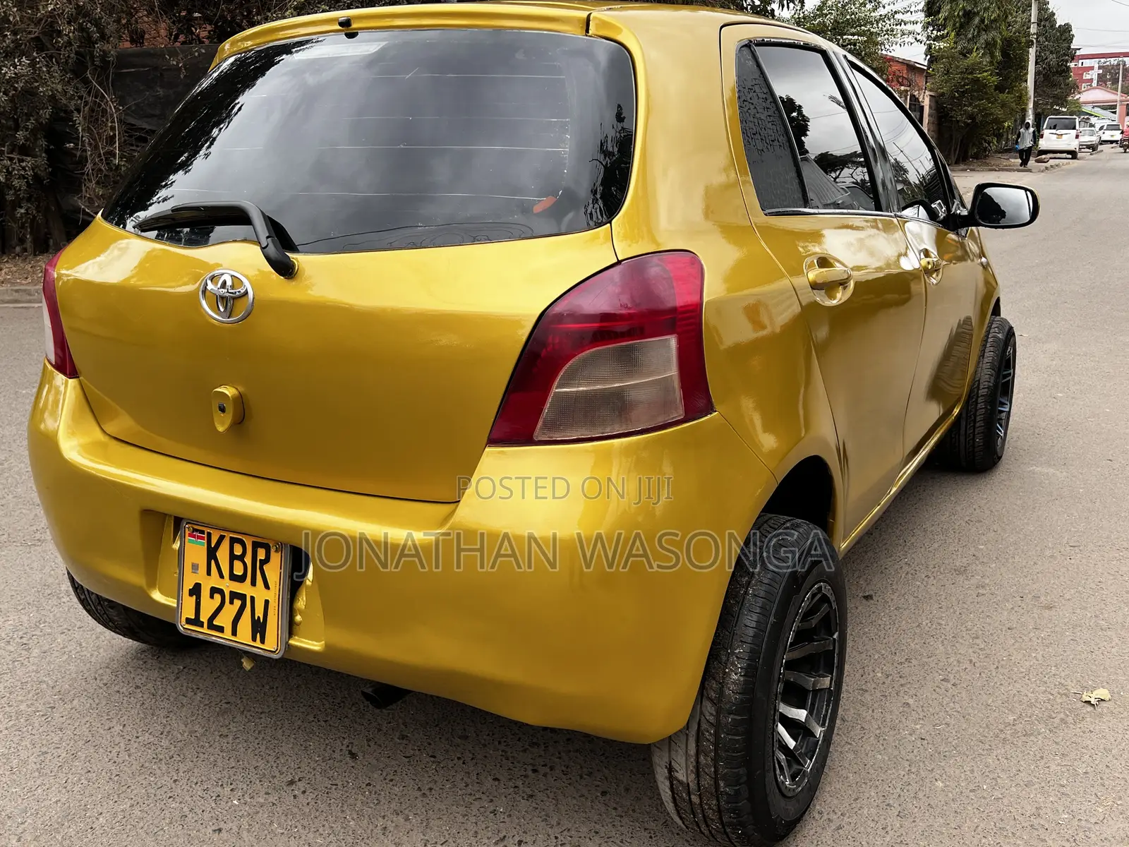 Toyota Vitz 1.3 FWD 5dr 2005 Burgundy