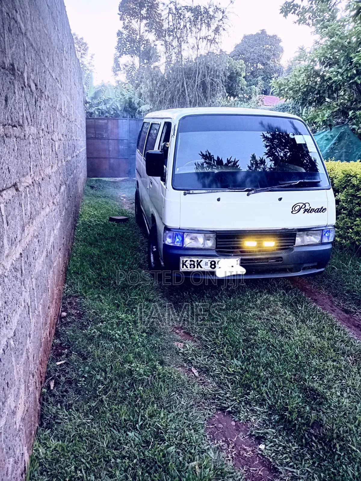 Nissan Caravan (Urvan) 2001 White