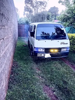 Nissan Caravan (Urvan) 2001 White