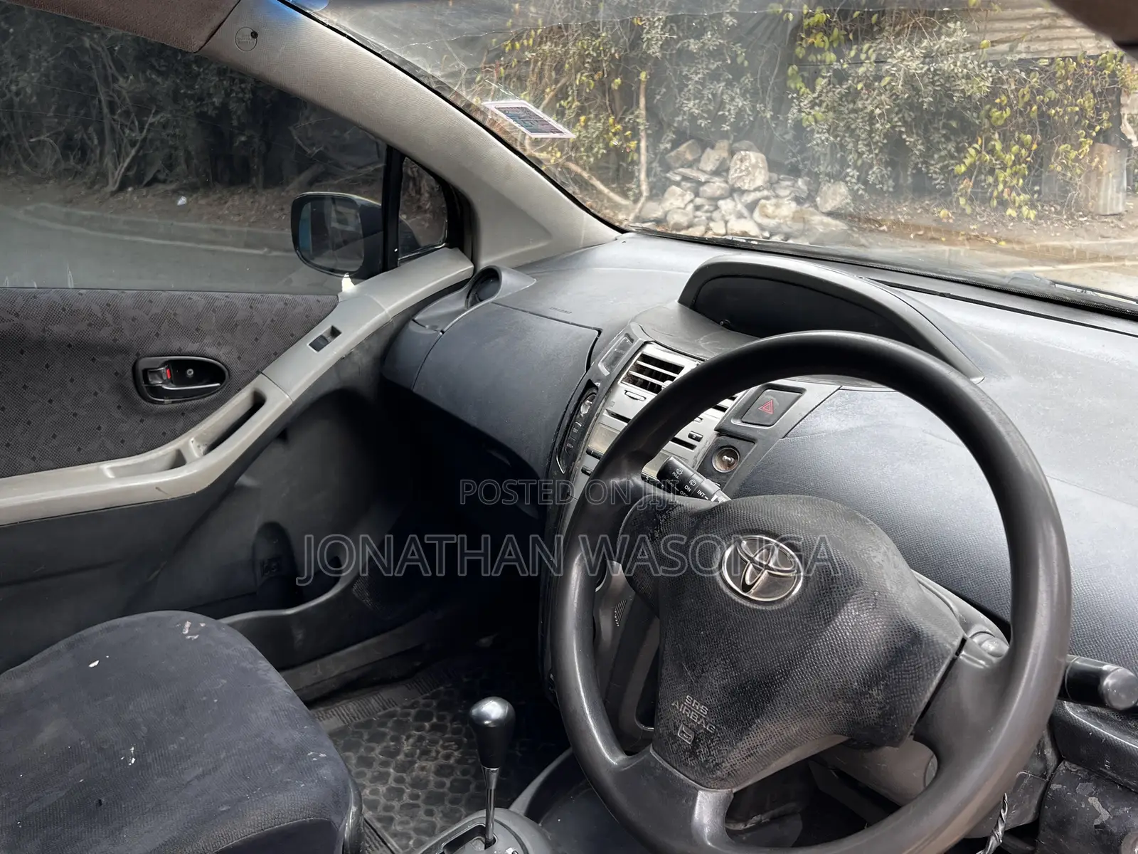 Toyota Vitz 1.3 FWD 5dr 2005 Burgundy