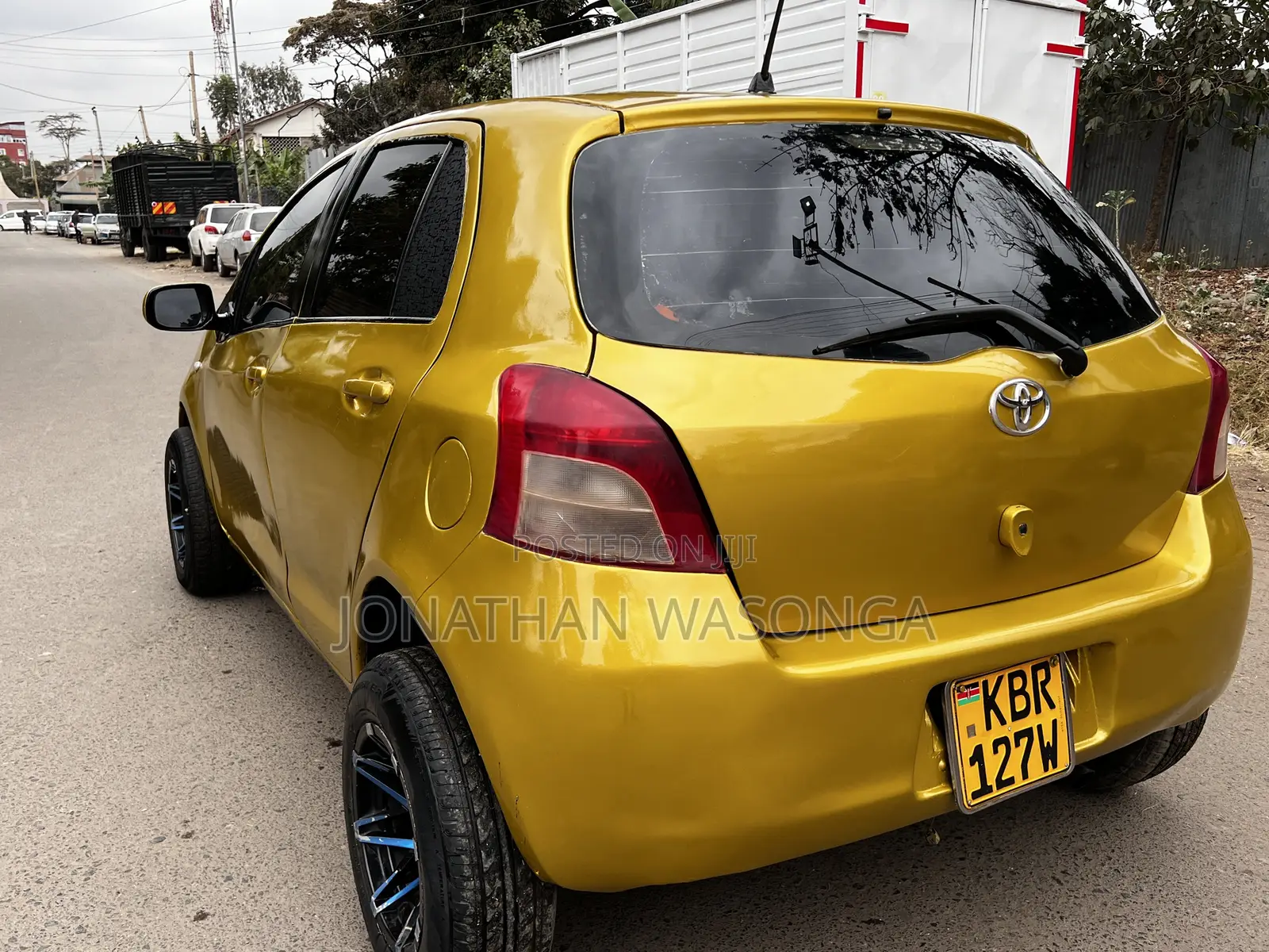 Toyota Vitz 1.3 FWD 5dr 2005 Burgundy